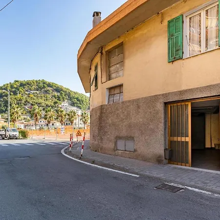 Stunning In Camporosso With 2 Bedrooms And Wifi *